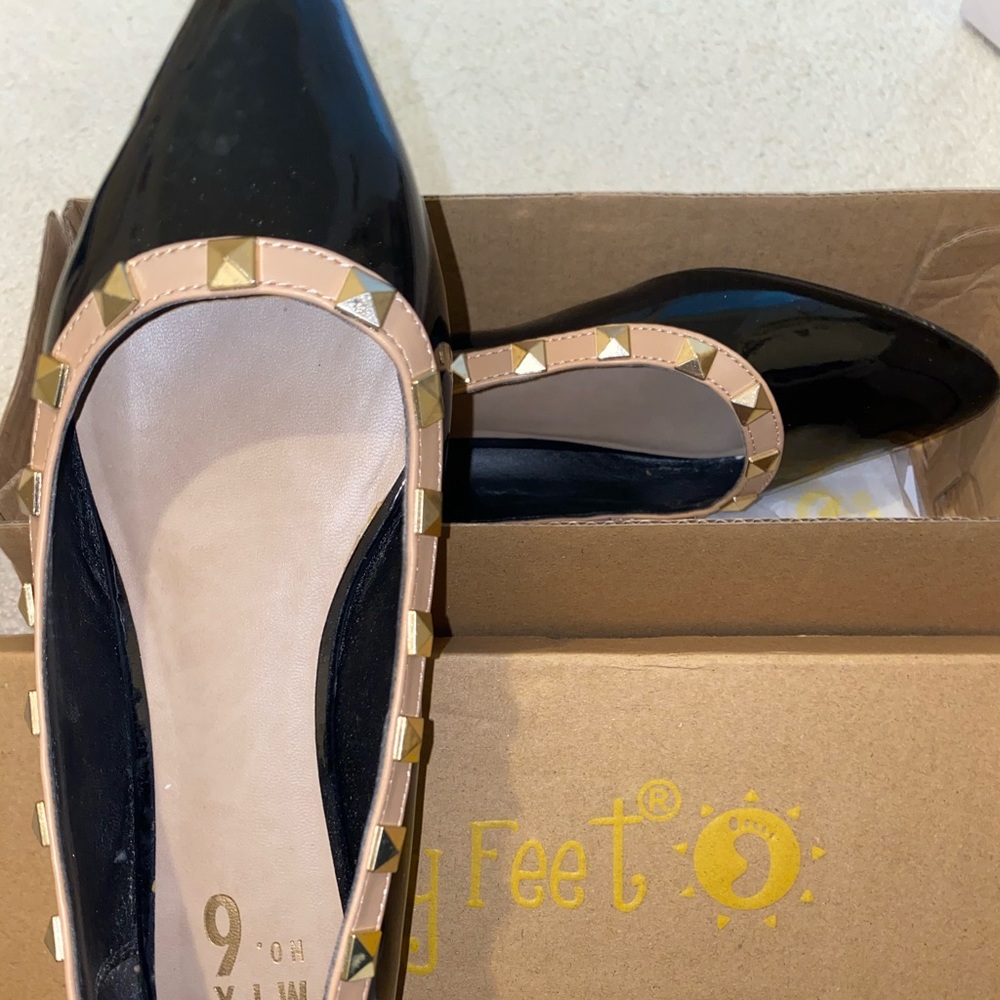Flat shoes